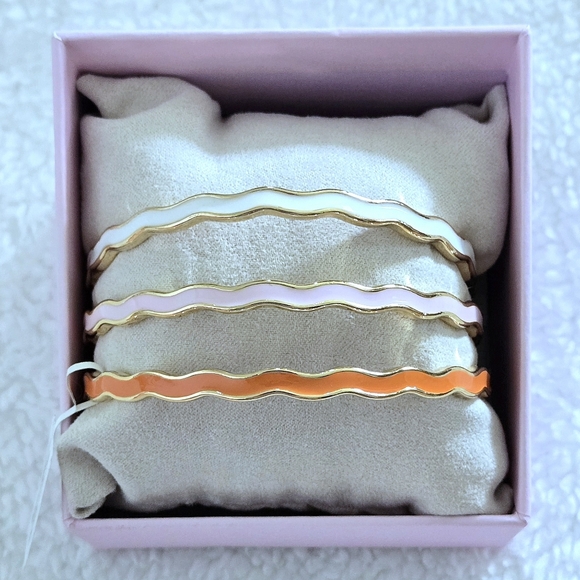 House🏠 of Harlow 1960 Set of Three3️⃣, Thin, Wavy🌊, Enamel, Bangle Bracelets - Picture 7 of 15